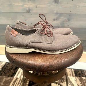 George Men/Teens Casual Shoes Size 9.5 Memory Foam Insoles Durable Preowned